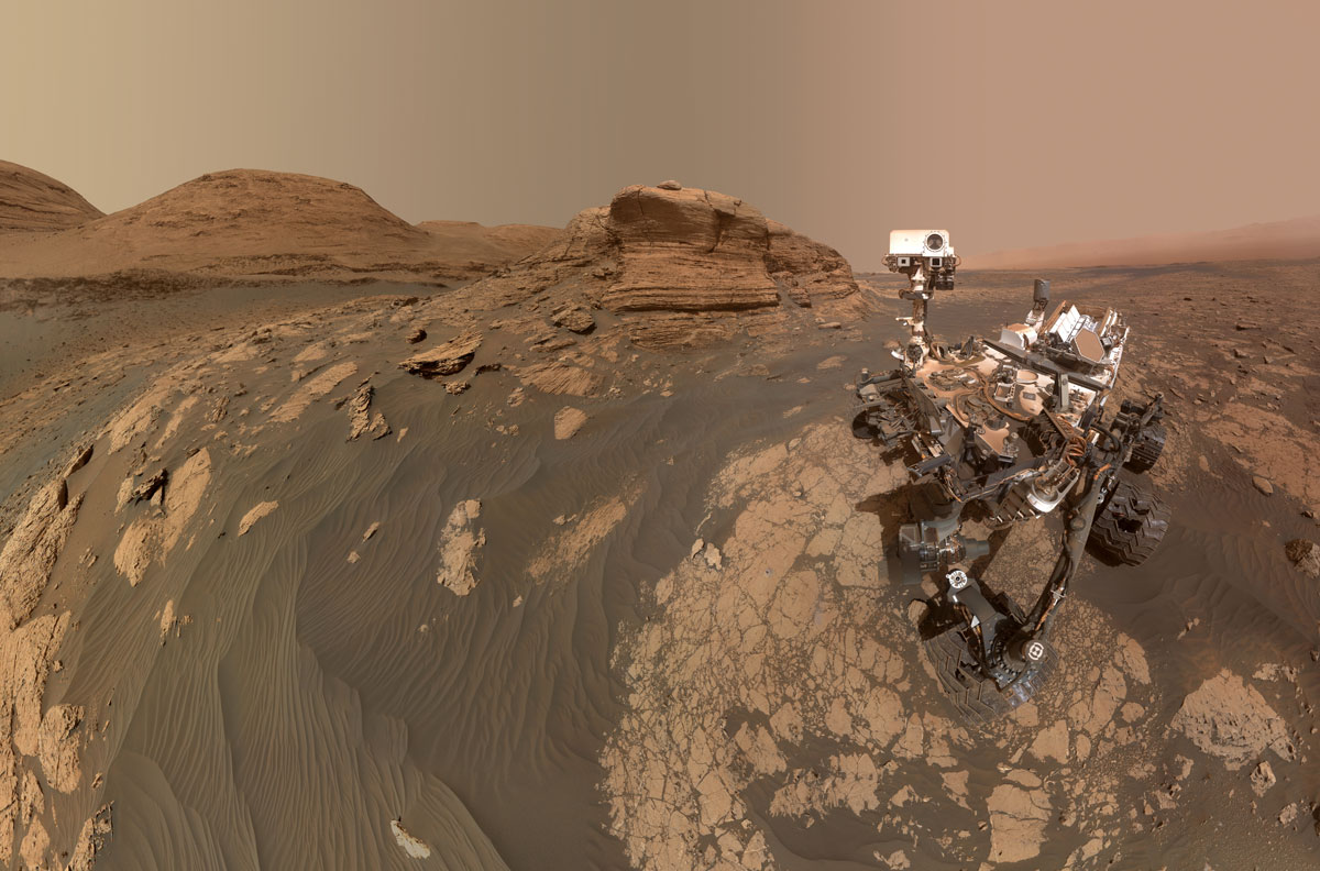 The panorama is made up of 60 images from the MAHLI camera on the rover’s robotic arm along with 11 images from the Mastcam on the mast, or "head," of the rover.