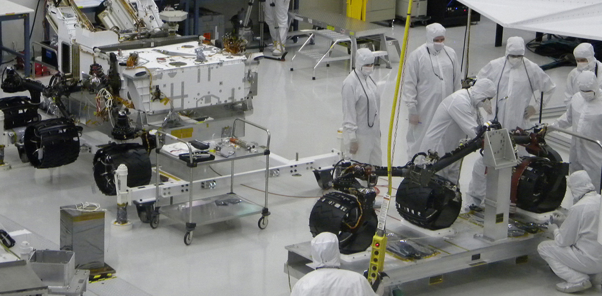 Installation of Curiosity's wheels and suspension