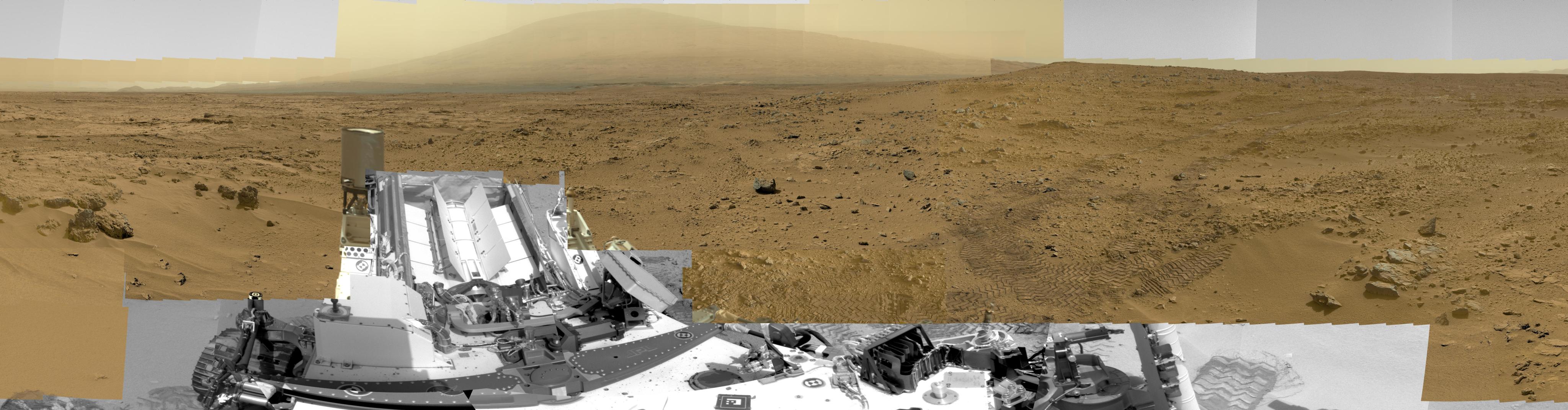 This full-circle view combined nearly 900 images taken by NASA's Curiosity Mars rover, generating a panorama with 1.3 billion pixels in the full-resolution version.