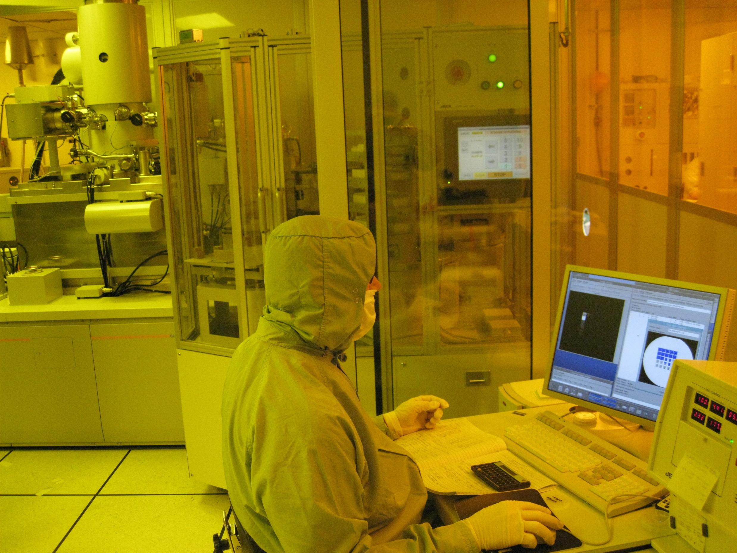 Richard Muller running the e-beam lithography tool that wrote over 1.3 million names on Orion's #JourneyToMars chip.