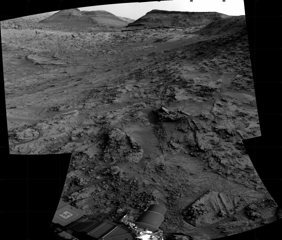 NASA's Mars rover Curiosity took 3 images in Gale Crater using its mast-mounted Right Navigation Camera (Navcam) to create this mosaic.