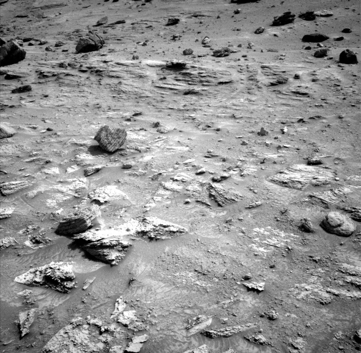 This image was taken by Left Navigation Camera onboard NASA's Mars rover Curiosity on Sol 3540, showing target 'Merume.'