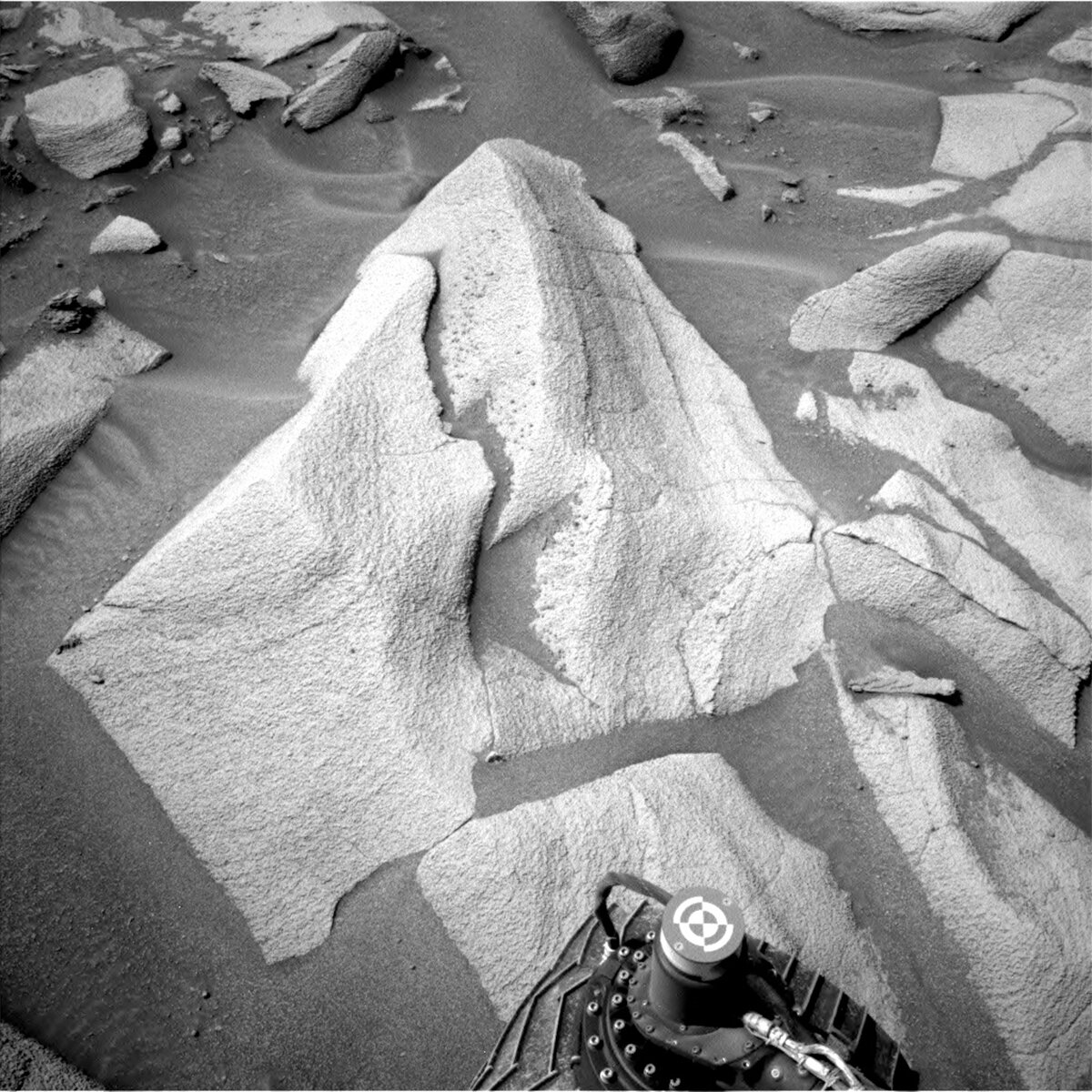 This image was taken by Left Navigation Camera onboard NASA's Mars rover Curiosity on Sol 3580.