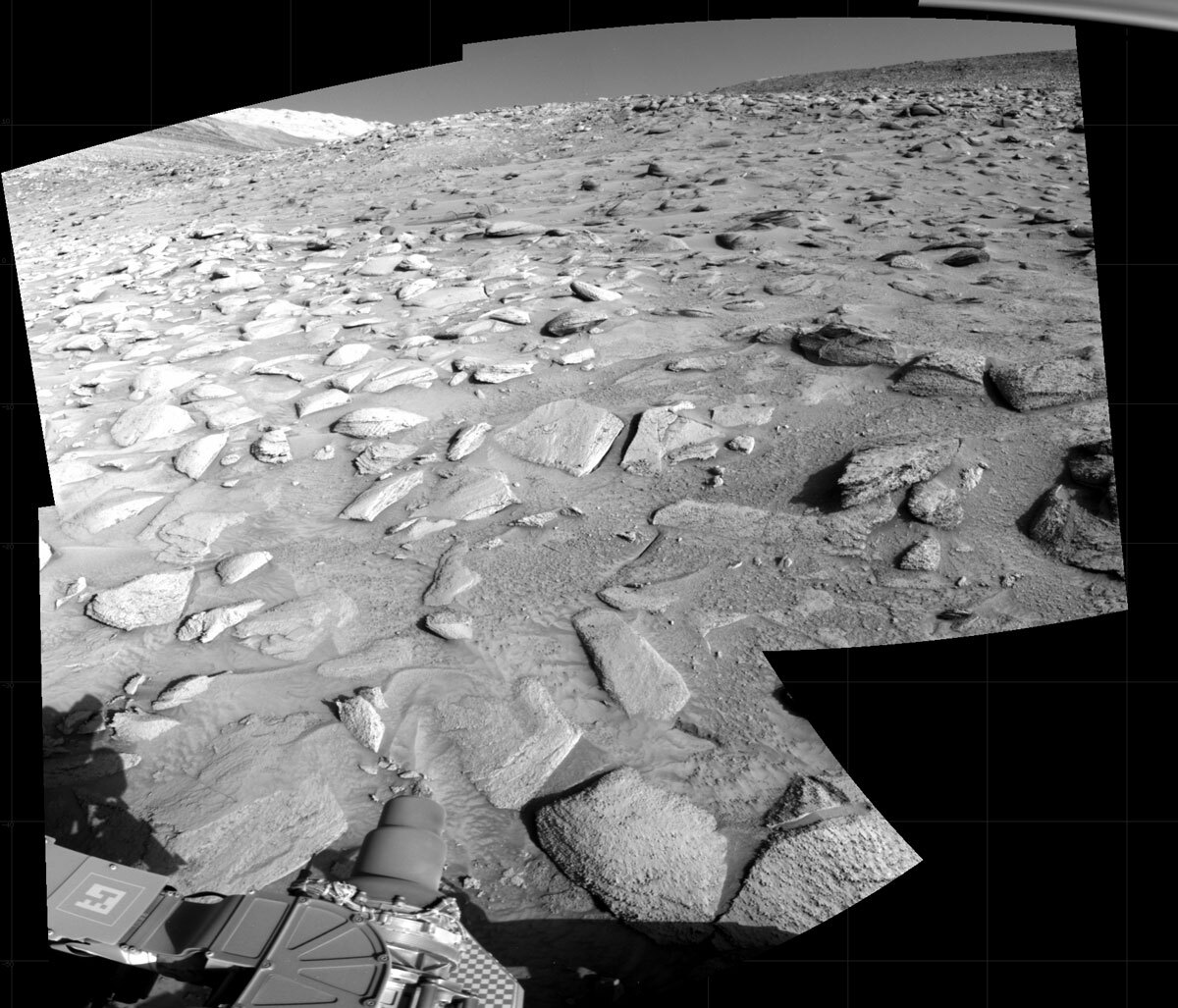 NASA's Mars rover Curiosity took 4 images in Gale Crater using its mast-mounted Right Navigation Camera (Navcam) to create this mosaic.