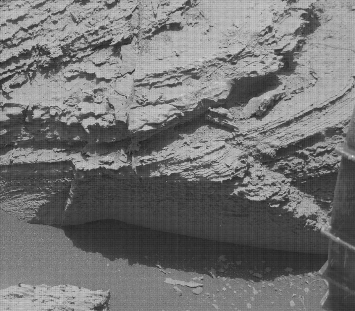 This image was taken by Mast Camera (Mastcam) onboard NASA's Mars rover Curiosity on Sol 4001.