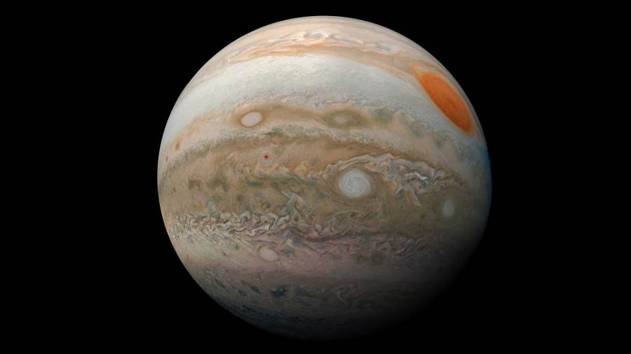 Imagem colorida e aprimorada de Júpiter capturada pela sonda Juno.