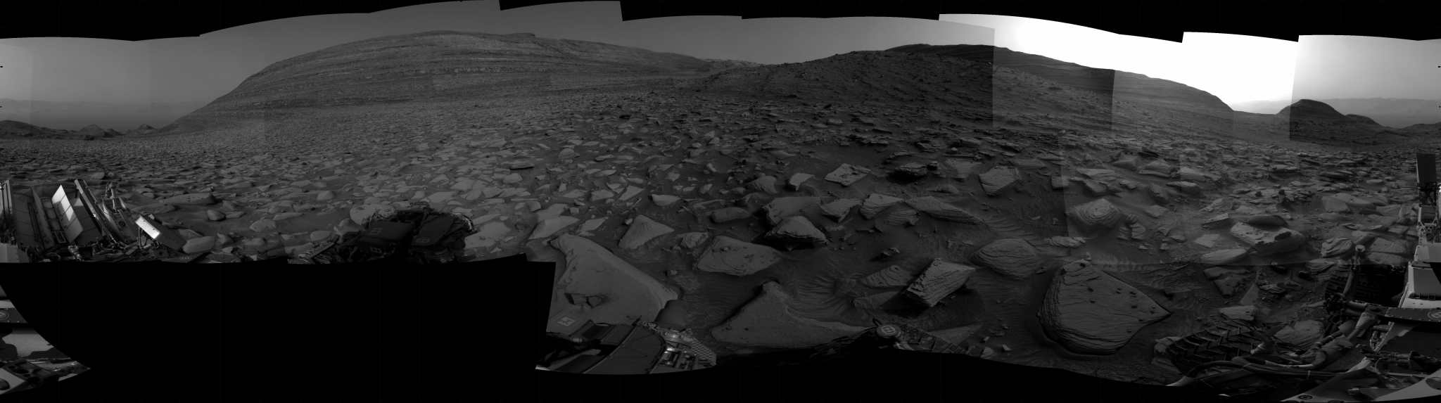 Curiosity took the images on April 24, 2024, Sol 4164 of the Mars Science Laboratory mission at drive 2950, site number 106. The local mean solar time for the image exposures was from 3 PM to 4 PM.