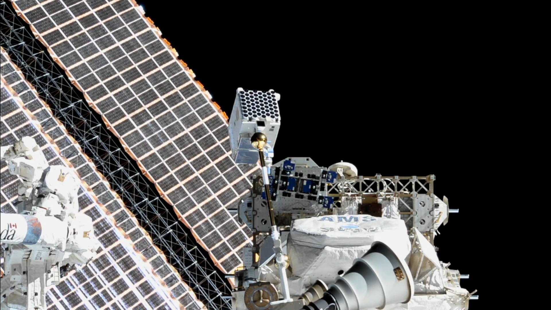 宇航员修复NASA NICER望远镜