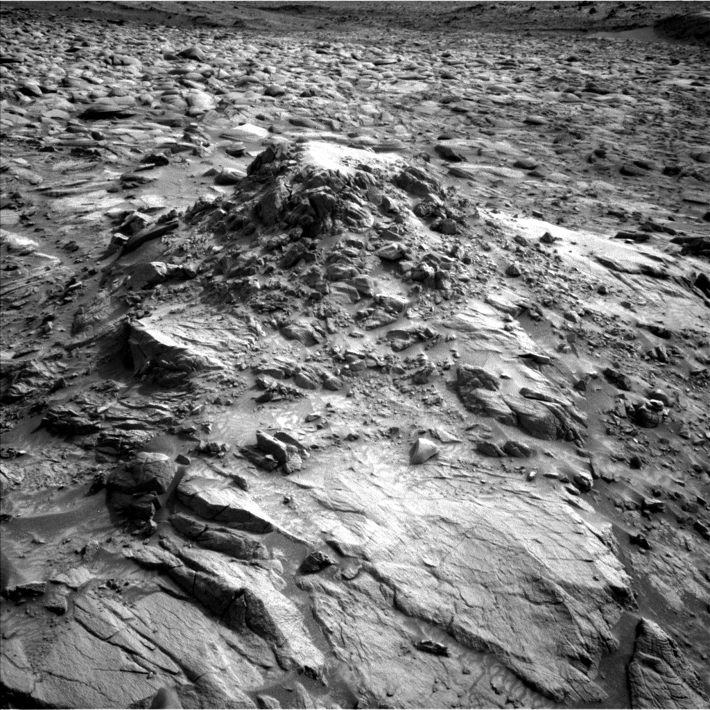 This image was taken by Left Navigation Camera onboard NASA's Mars rover Curiosity on Sol 4139 (2024-03-28 23:43:07 UTC).