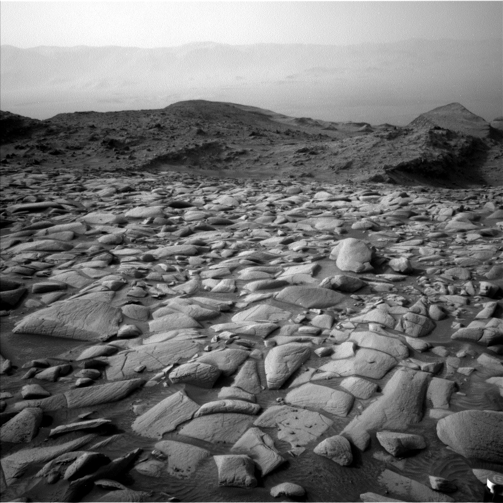 This image was taken by Left Navigation Camera onboard NASA's Mars rover Curiosity on Sol 4146 (2024-04-05 05:06:49 UTC).