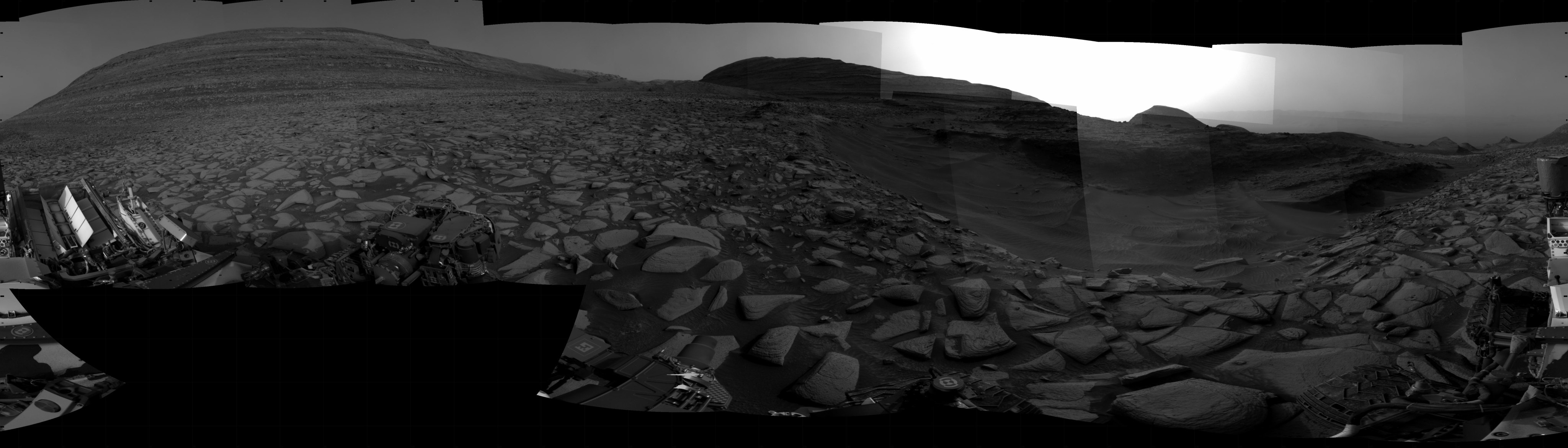 NASA's Mars rover Curiosity took 31 images in Gale Crater using its mast-mounted Right Navigation Camera (Navcam) to create this mosaic. 