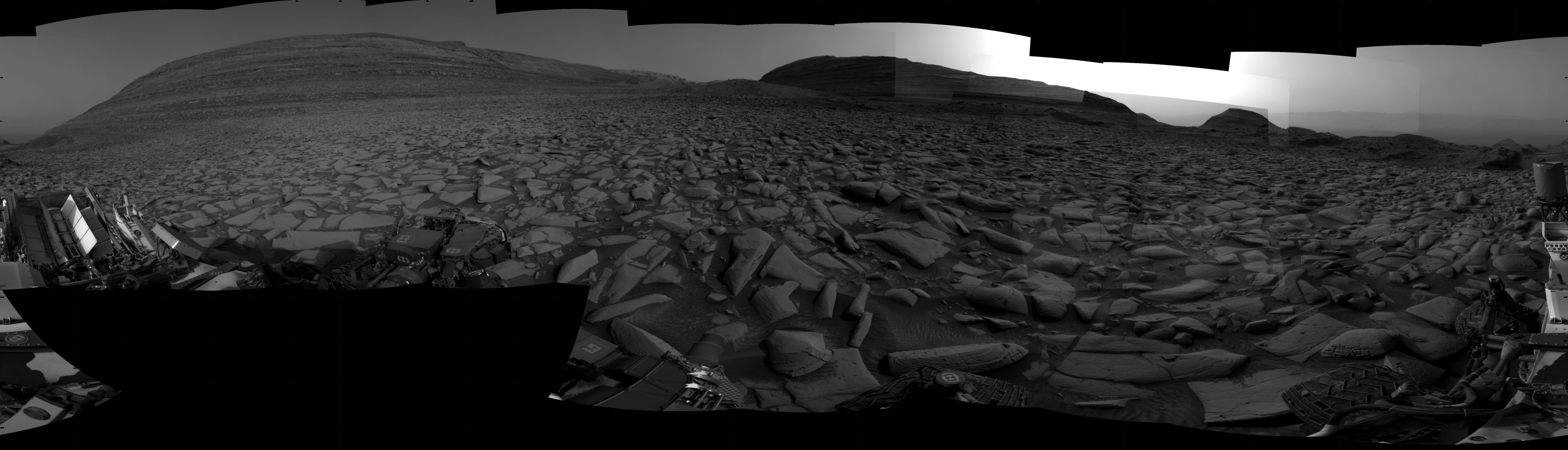 Curiosity took the images on April 05, 2024, Sol 4146 of the Mars Science Laboratory mission at drive 1858, site number 106. The local mean solar time for the image exposures was 3 PM.