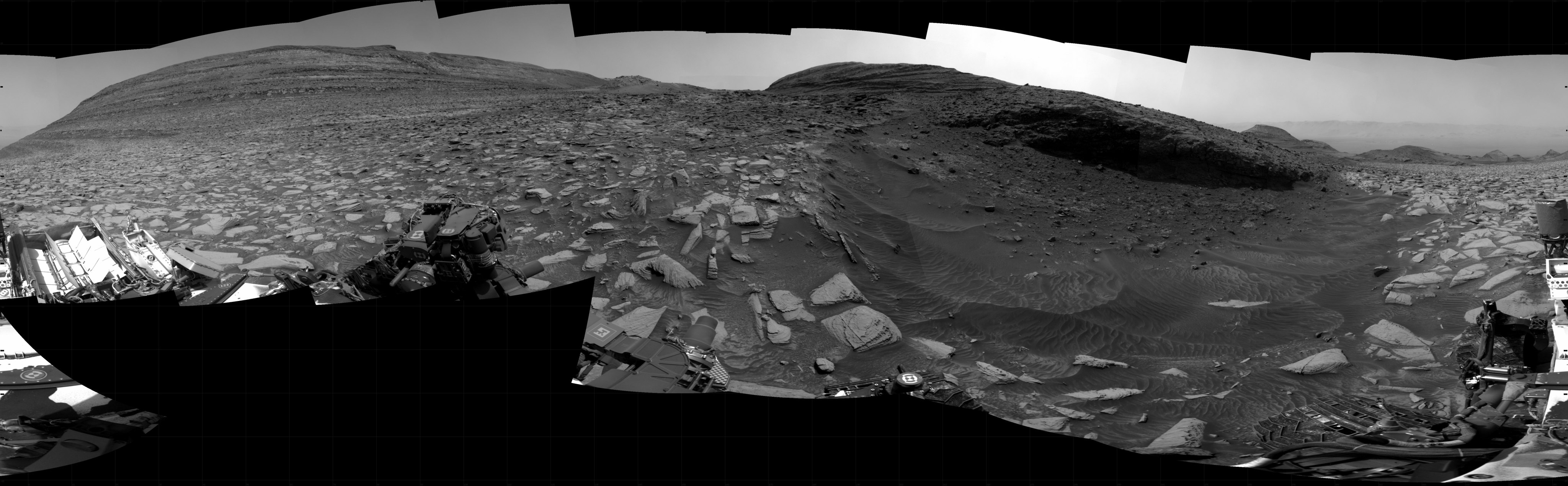 Curiosity took the images on May 06, 2024, Sol 4176 of the Mars Science Laboratory mission at drive 384, site number 107. The local mean solar time for the image exposures was 1 PM.