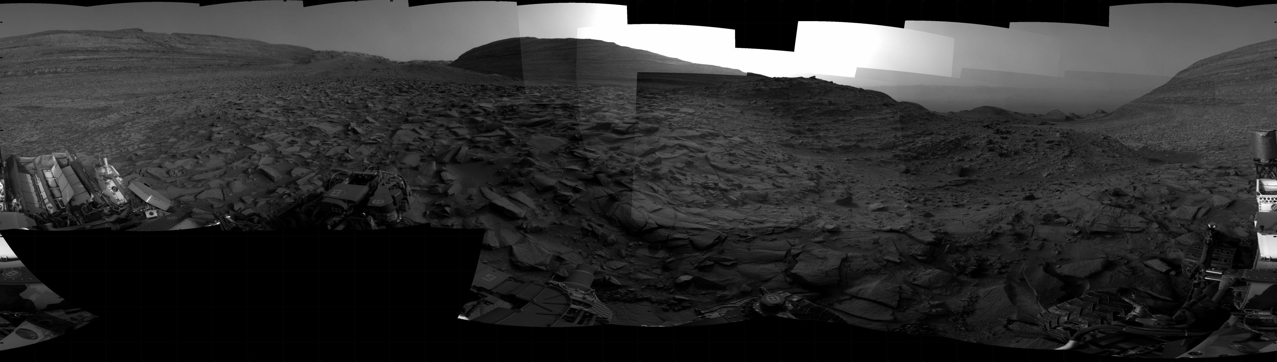 Curiosity took the images on May 10, 2024, Sol 4180 of the Mars Science Laboratory mission at drive 924, site number 107. The local mean solar time for the image exposures was 4 PM.