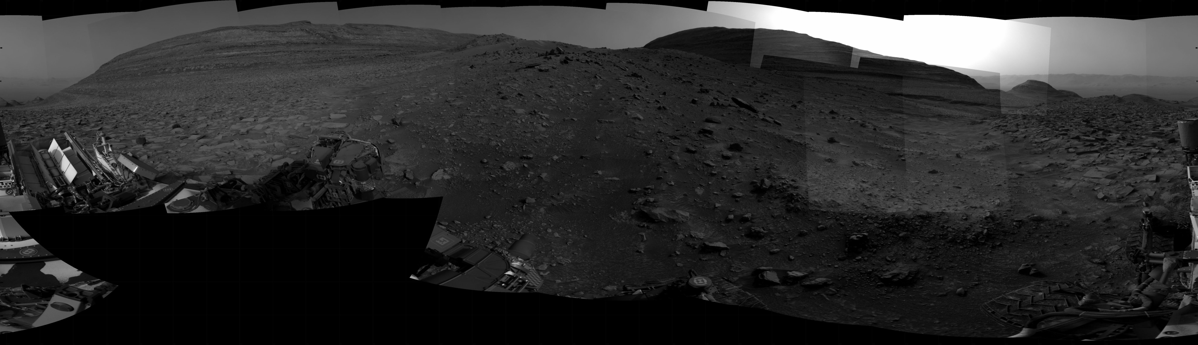 Curiosity took the images on May 21, 2024, Sol 4191 of the Mars Science Laboratory mission at drive 1952, site number 107. The local mean solar time for the image exposures was from 3 PM to 4 PM.