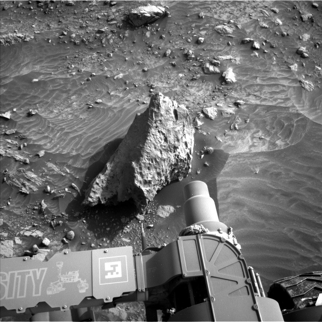 This image was taken by Left Navigation Camera onboard NASA's Mars rover Curiosity on Sol 4166 (2024-04-25 17:52:03 UTC).