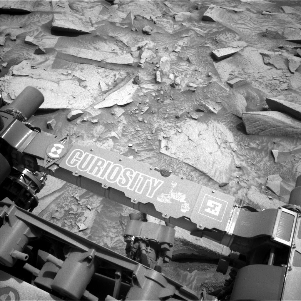 This image was taken by Left Navigation Camera onboard NASA's Mars rover Curiosity on Sol 4190 (2024-05-20 07:37:47 UTC).