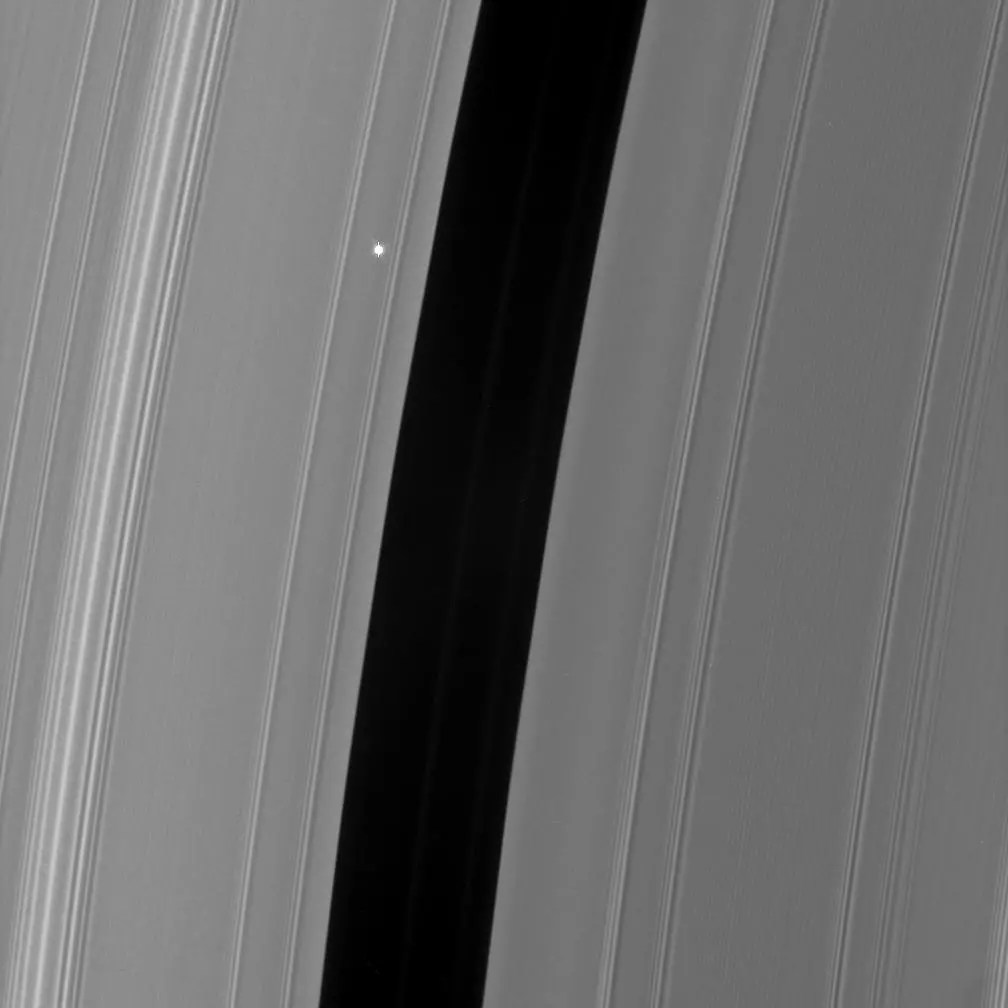 Image of Aldebaran in Satern's rings