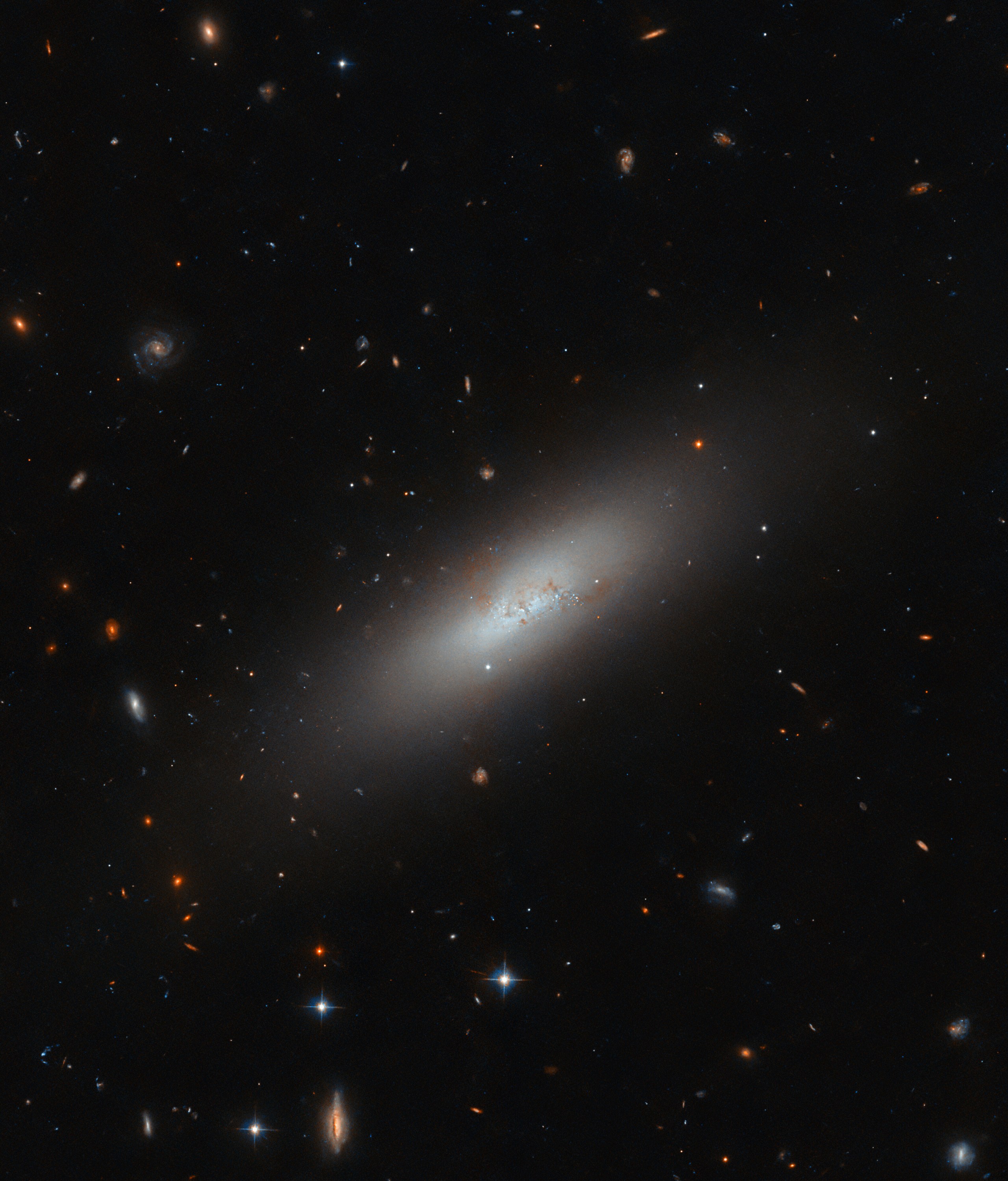 Hubble Spies a Diminutive Galaxy IC 3430