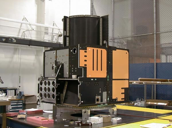 Building the Aura Spacecraft [2001]