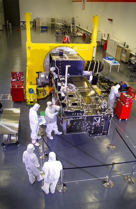 Building the Aura Spacecraft [2002]