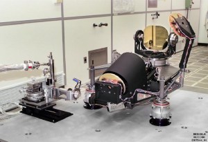 Building the Aura Spacecraft : High Resolution Dynamics Limb Sounder (HIRDLS)