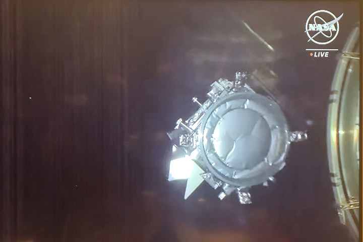 A MODIS satellite image from 21-08-2013 showing abundant fire (red dots) and an expansive plume of smoke originating in Angola and stretching out over the open Atlantic where it interacts with low clouds. Credit: NASA