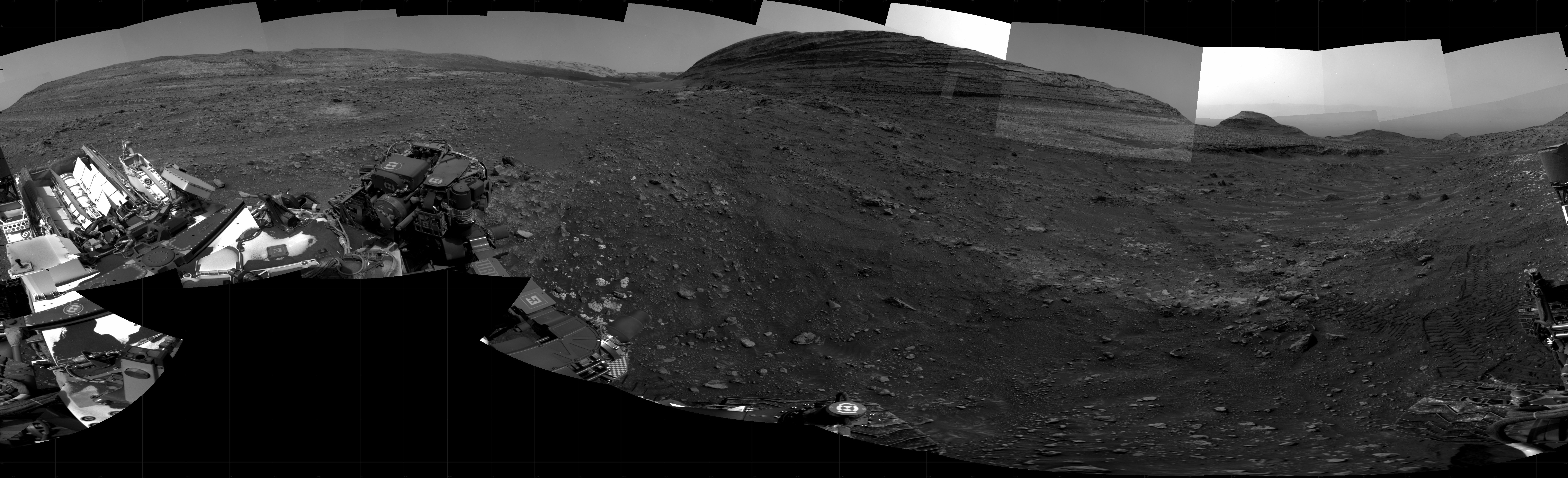 Sol 4318: Right Navigation Camera, Cylindrical Projection - NASA Science